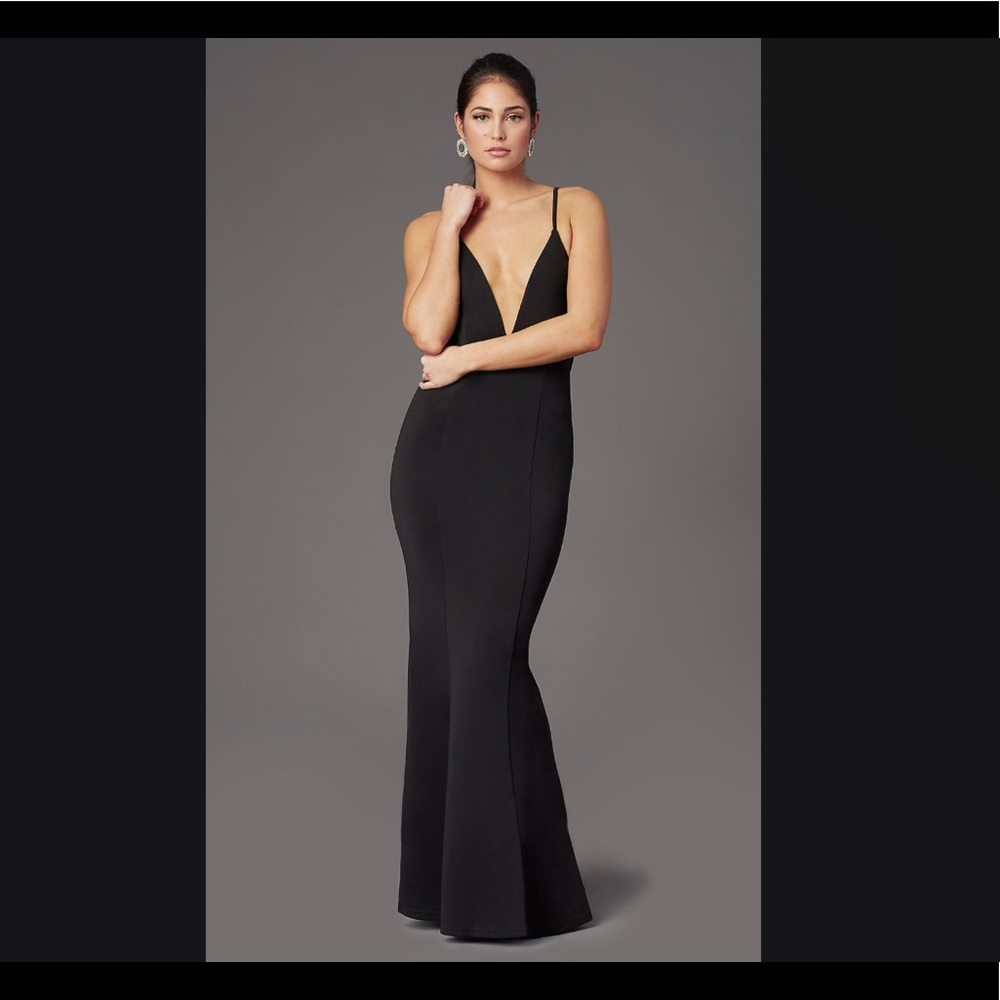Caged-Open-Back Long Black Prom Dress with V-Neck